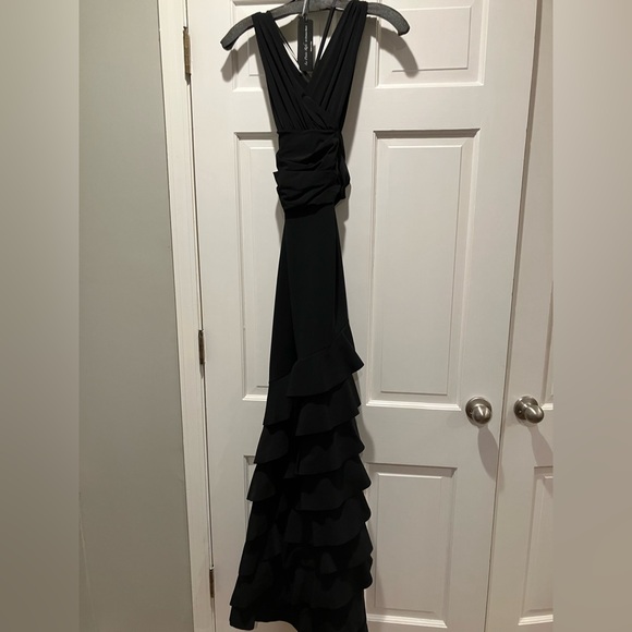 Flattering gown by  La Petit Robe Chiara Boni - Picture 1 of 3
